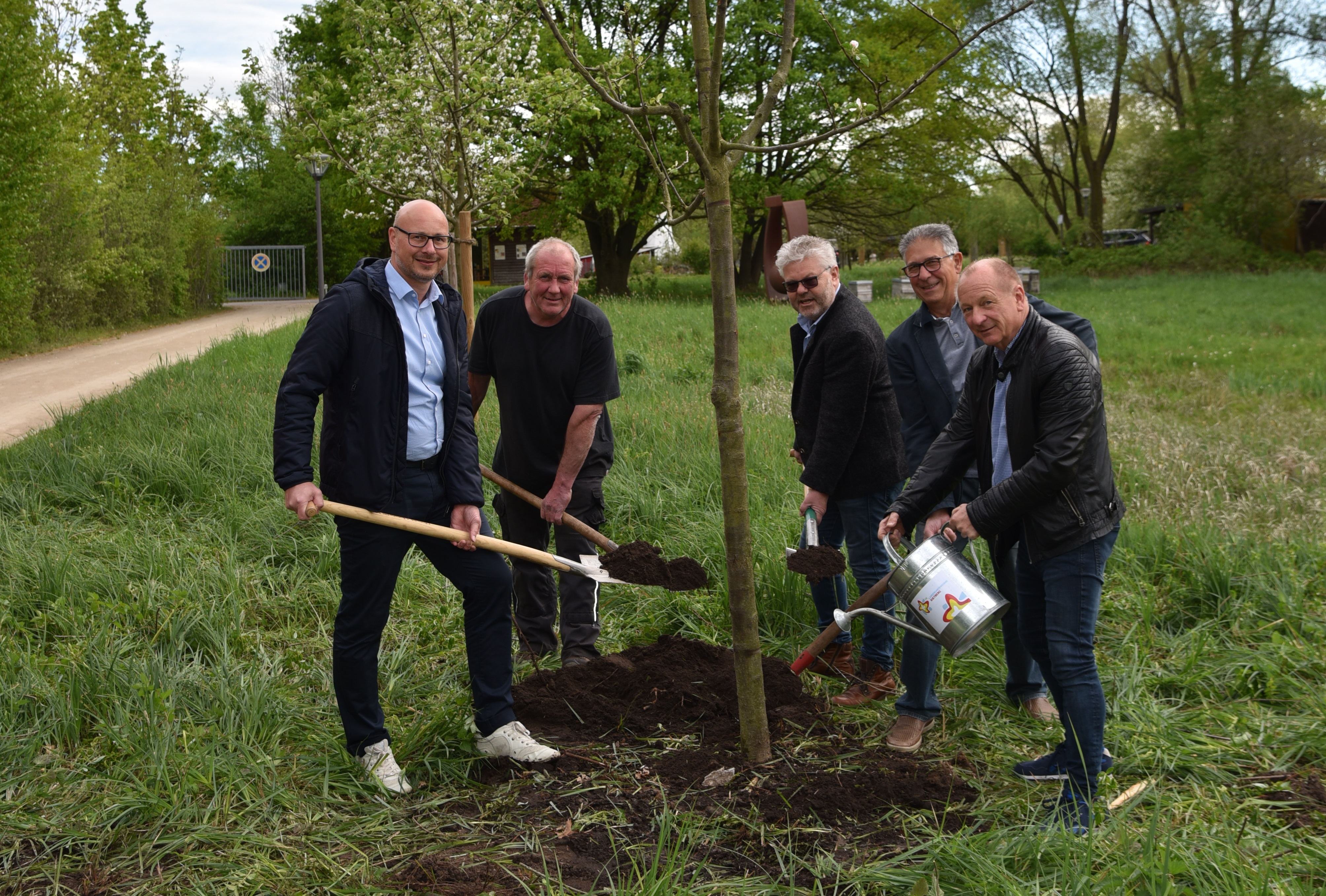 Von links: Frank Schnatmann, Helmut Kammermann, Bertwald Adrian, Cosimo Manca und Park-Geschäftsführer Peter Milsch Von links: Frank Schnatmann, Helmut Kammermann, Bertwald Adrian, Cosimo Manca und Park-Geschäftsführer Peter Milsch